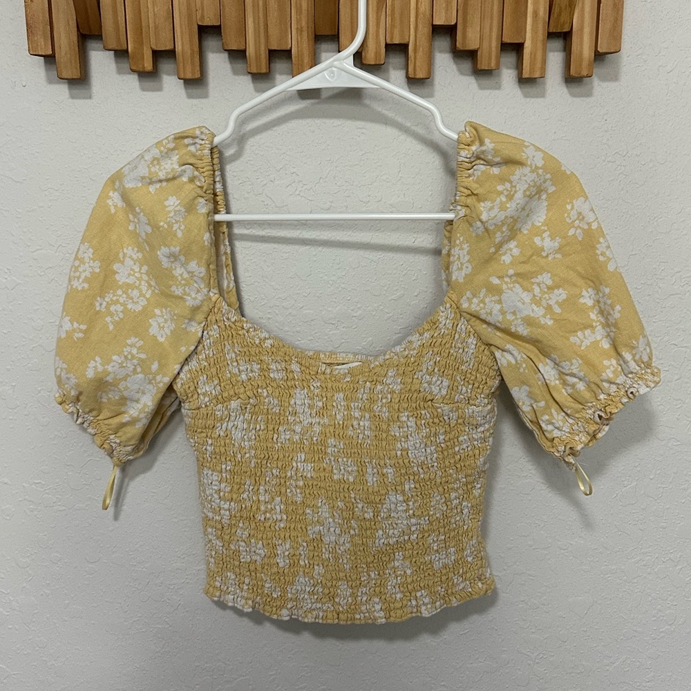 Abercrombie & Fitch Puff-Sleeve Smocked Shirt